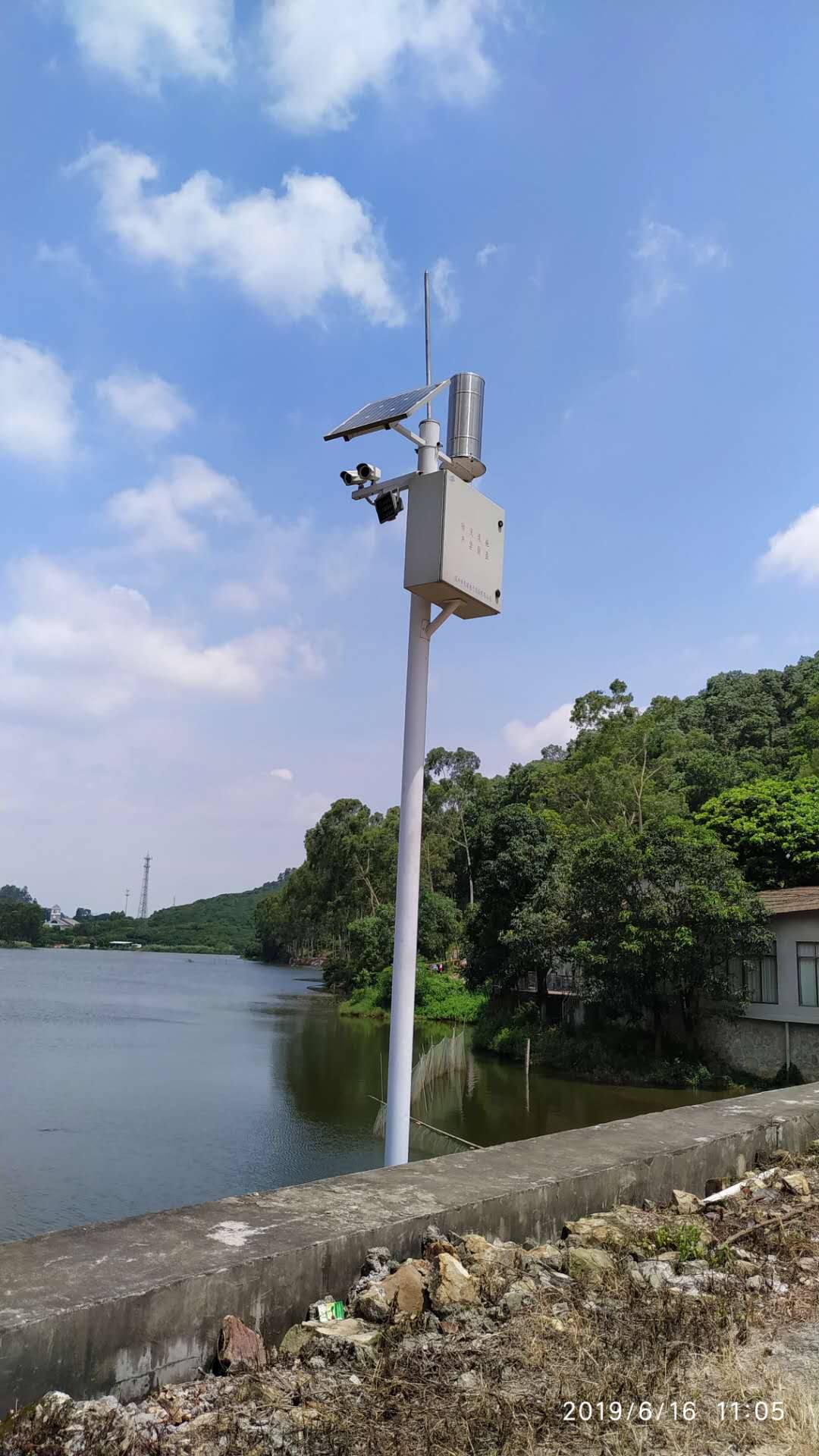 东莞市大岭山水库水利太阳能监控系统案例