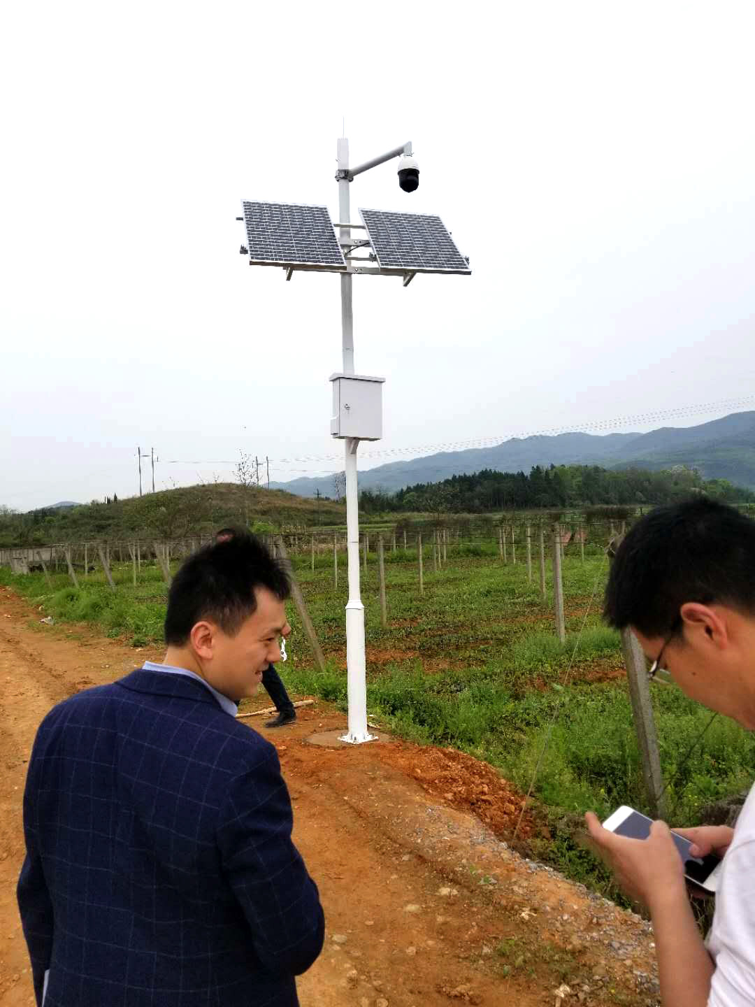 湖南怀化X农场太阳能监控安装案例