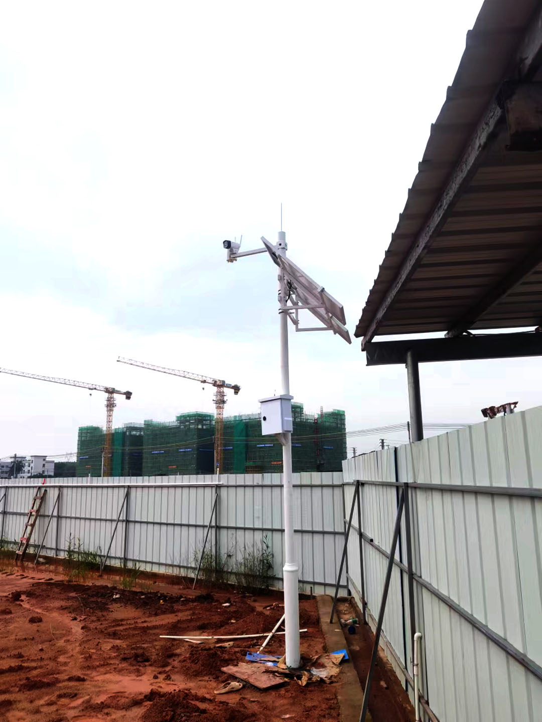 智慧建筑工地太阳能双片供电监控案例